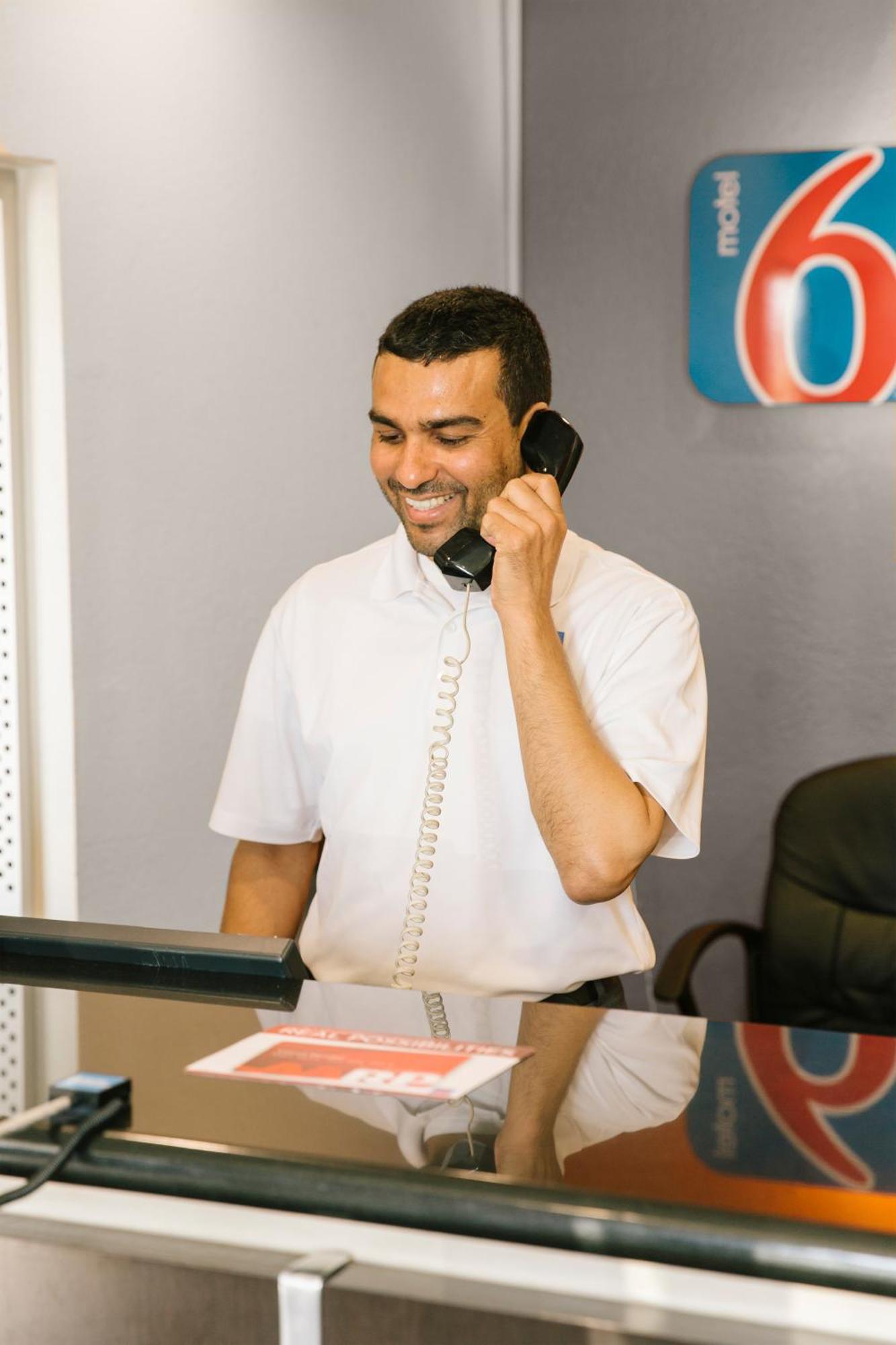 Motel 6 Portland, In ภายนอก รูปภาพ
